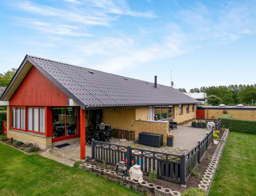 Nyt Bølgeeternittag blev monteret i Havdrup på Midt Sjælland