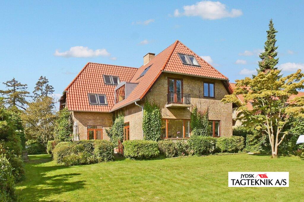 Nyt tegltag villa Gentofte