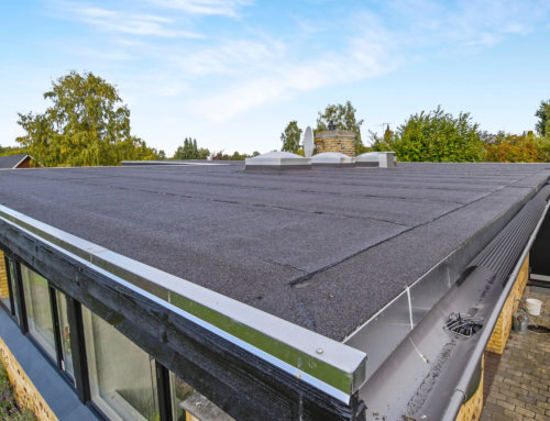 Fodblik monteret ved ny tagrender.