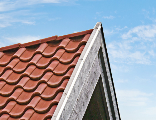 Vindskede afslutning på tegltag – kaldt Aluafslutning