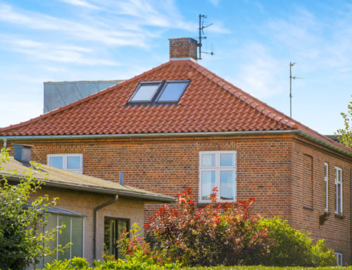 Villaen i Kastrup fik lagt et nyt tegltag.