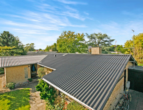 Huset i Hørsholm fik lagt et nyt Bølgeeternittag.