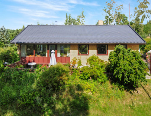 Villaen i Jægerspris fik lagt nyt betontegltag.