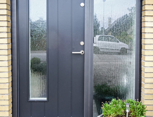 Huset i Hvidovre fik monteret nye vinduer og døre