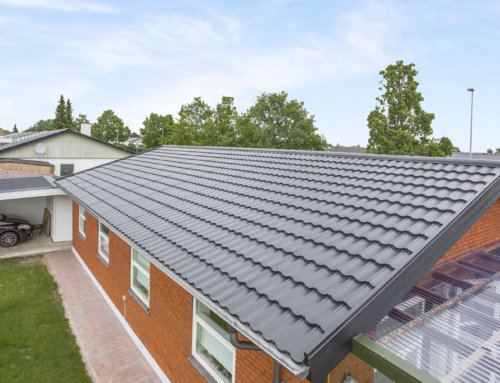 Sort silkemat Decratag på villa i Taastrup