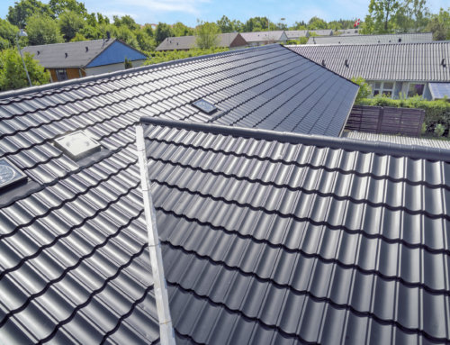 Hus i Måløv fik nyt knivskarpt Decra Elegance tag