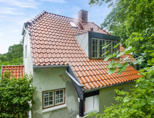Nyt flot tegltag på villa i Holte