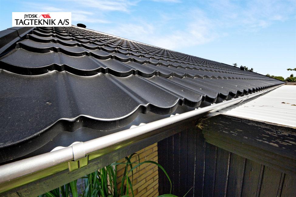 Decra tag på murstensvilla