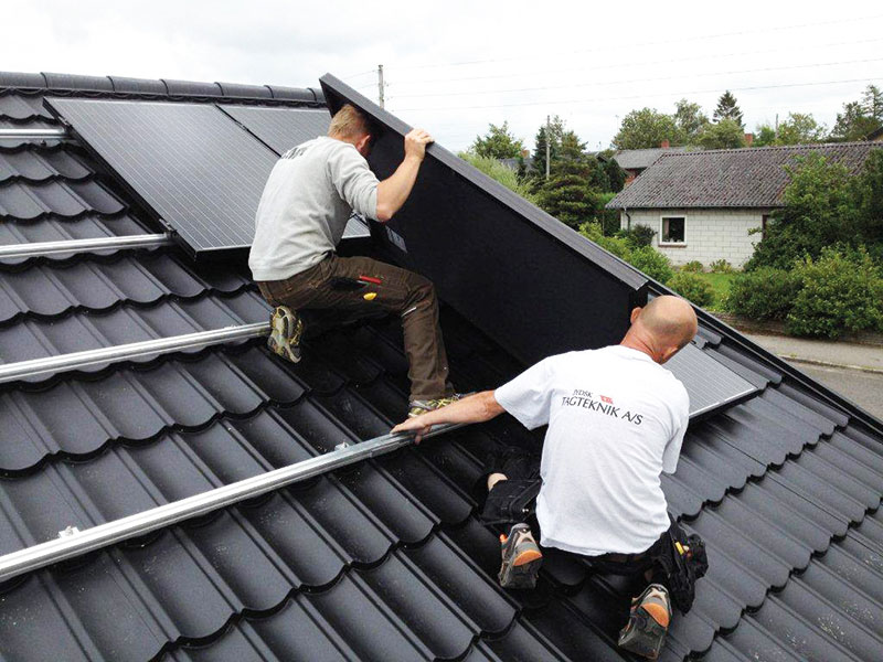 jydsk-tagteknik-nye-solceller-paa-decra